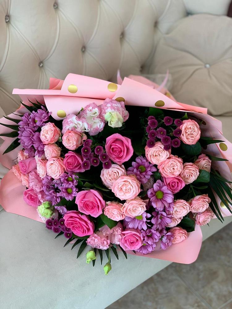 Букет цветов из: Хризантемы, Розы и Лизиантусы в Суоярви