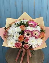 Букет цветов из:  Розы, Герберы и Хризантемы в Суоярви