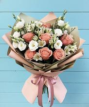 Букет цветов из:  Розы, Альстромерии и Лизиантусы в Суоярви