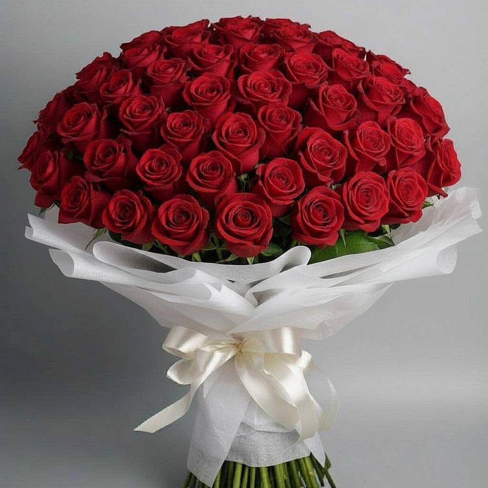 Букет 101 Красная роза Блэк Мэджик в Суоярви