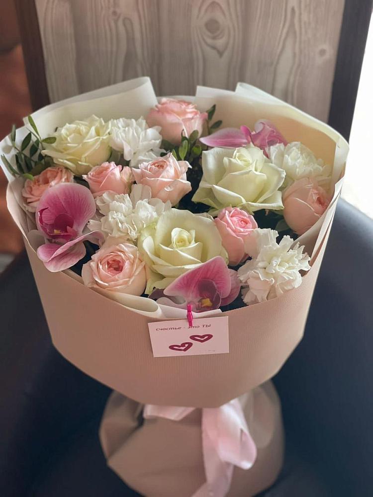 Букет цветов из: Орхидеи, Розы и Гвоздики в Суоярви