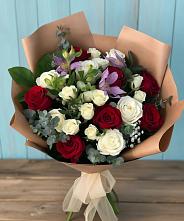 Букет цветов из:  Розы и Альстромерии в Суоярви