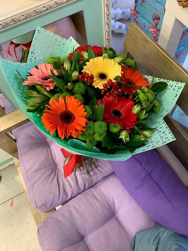 Букет цветов из: Герберы, Хризантемы и Альстромерии в Суоярви