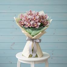 Букет цветов из:  Орхидеи и Розы в Суоярви