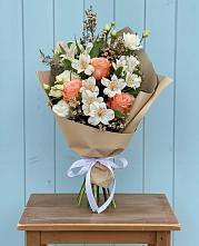 Букет цветов из:  Альстромерии, Лизиантусы, Розы и Хризантемы #REPLACE_PRED# Суоярви