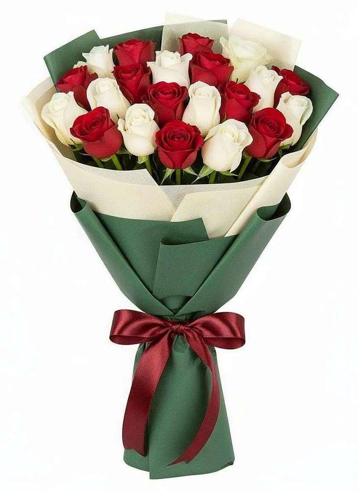 Букет Микс из красных и белых роз в Суоярви
