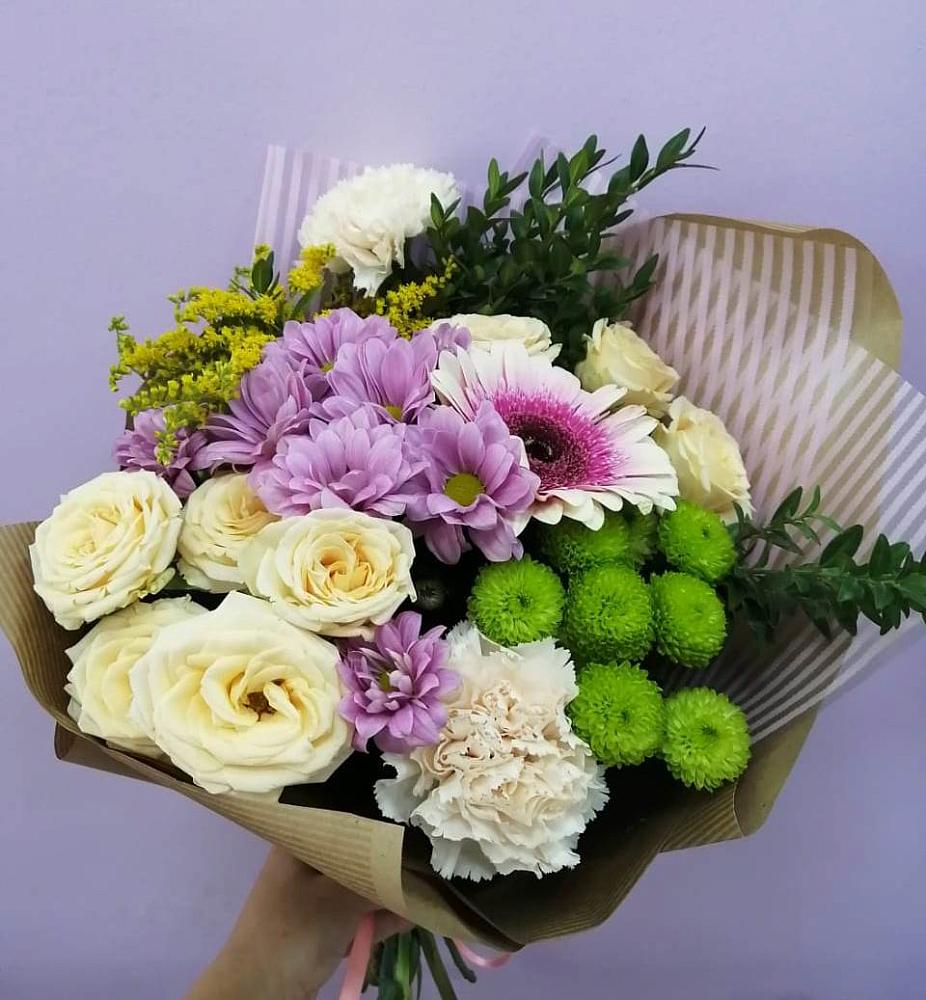 Букет цветов из: Хризантемы, Розы, Гвоздики и Герберы в Суоярви