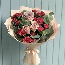 Букет цветов из:  Гвоздики и Розы в Суоярви
