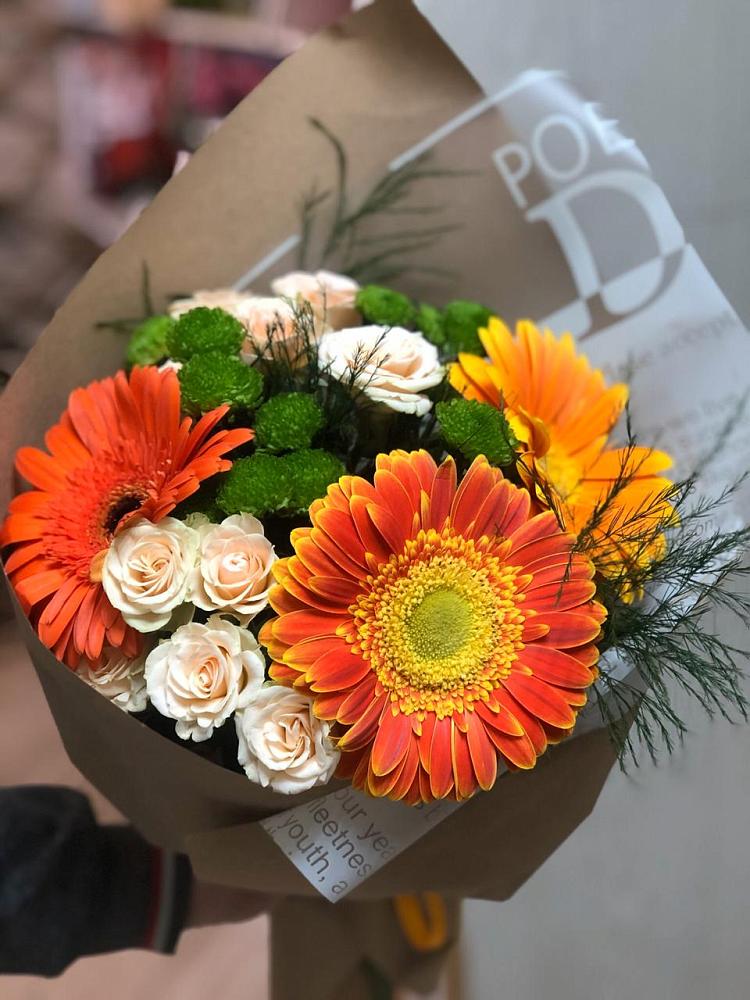 Букет цветов из: Герберы, Хризантемы и Розы в Суоярви