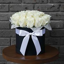 Цветочная композиция из Розы в шляпной коробке в Суоярви