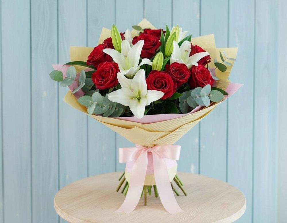 Букет цветов из: Лилии и Розы в Суоярви