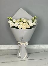 Букет цветов из:  Розы и Лизиантусы в Суоярви